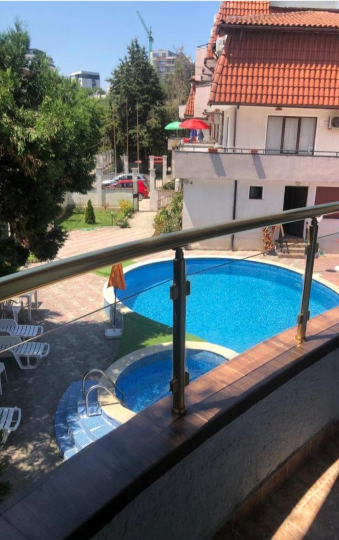 Bo'S Place Aziz Konstantin ve Elena Dış mekan fotoğraf